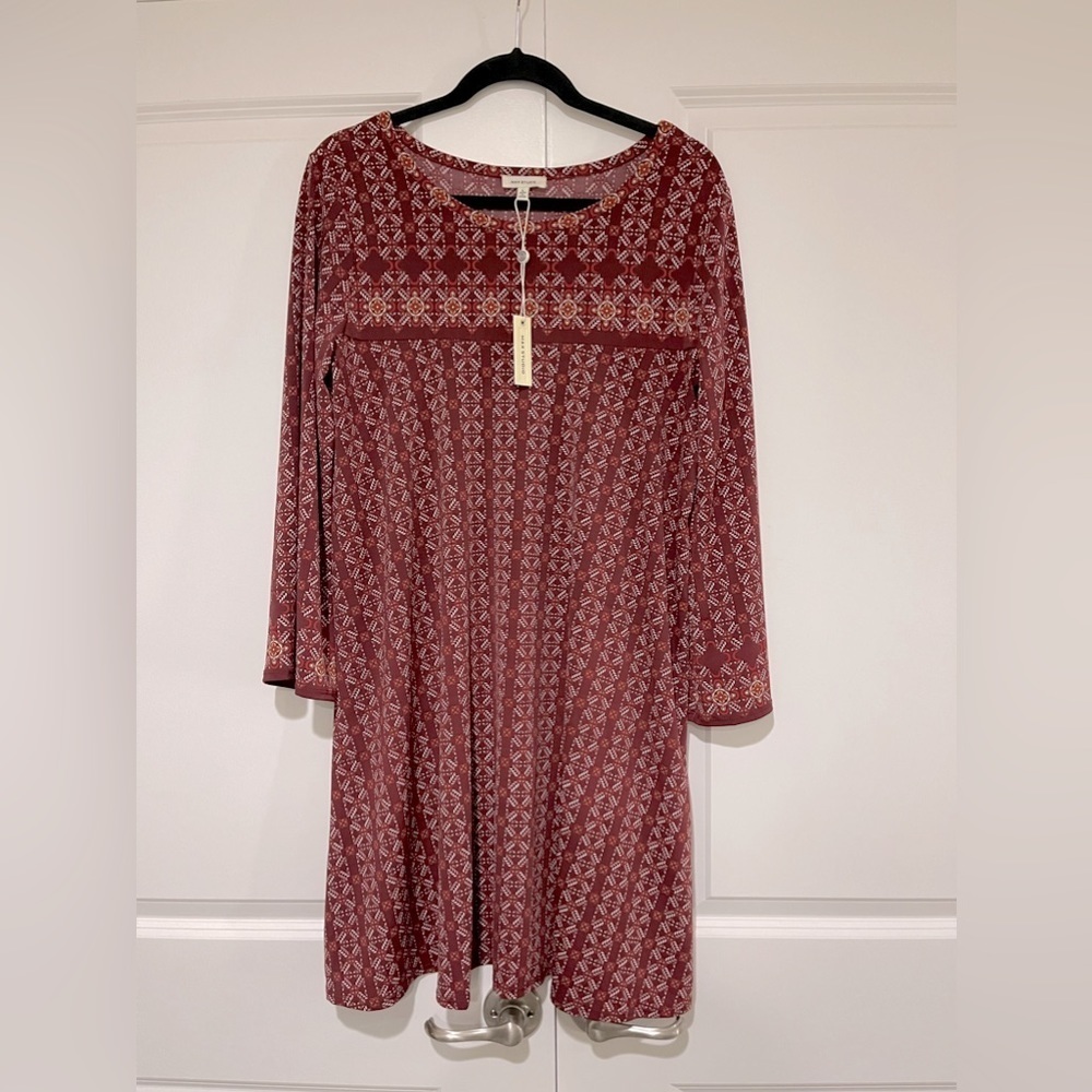 Max studio NWT Maroon size large, long sleeve dress